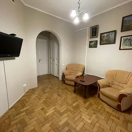 Готель Kryva Lypa 2*