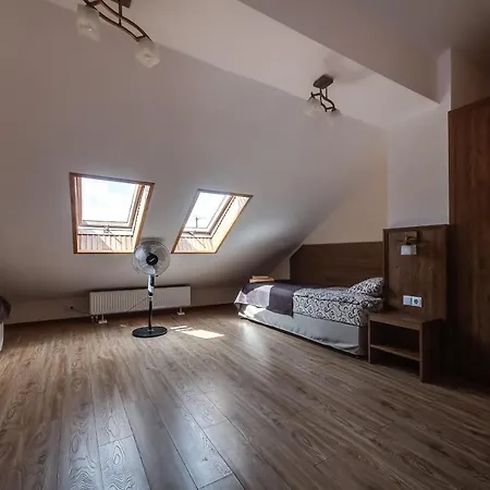 Hotel Kryva Lypa Lviv